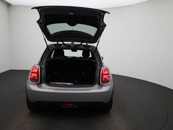 MINI One (2021) — foto 3 van 39