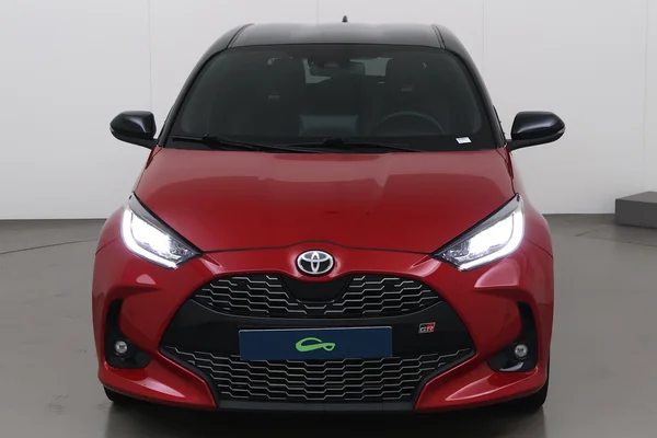 Toyota Yaris Hybrid (HEV) (2023) — foto 12 van 21