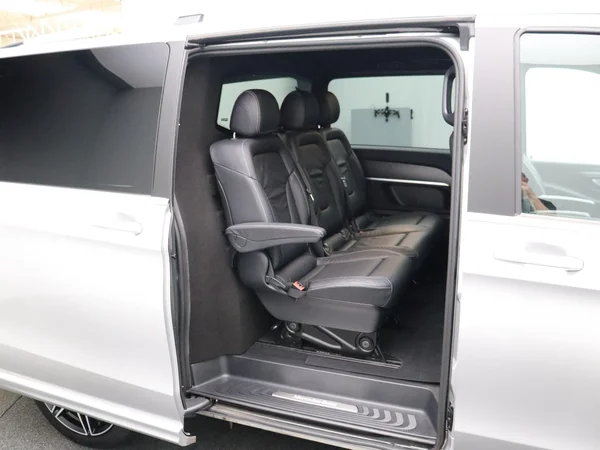 Mercedes-Benz V-Klasse (2022) — foto 24 van 34