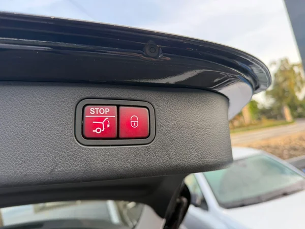 Mercedes-Benz C-Klasse (2023) — foto 7 van 18