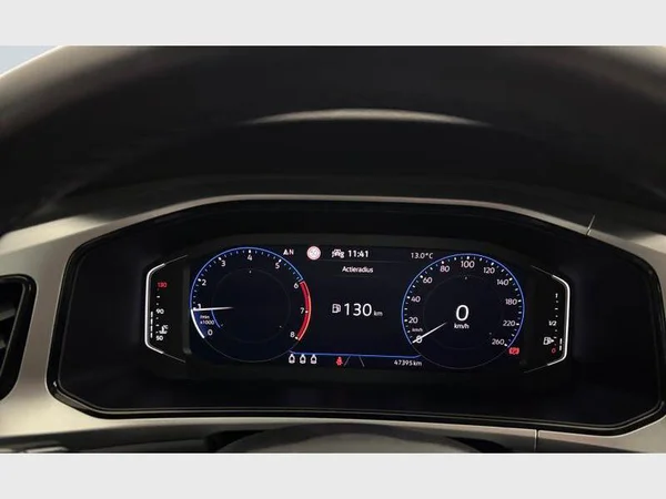 Volkswagen T-Roc (2023) — foto 3 van 22