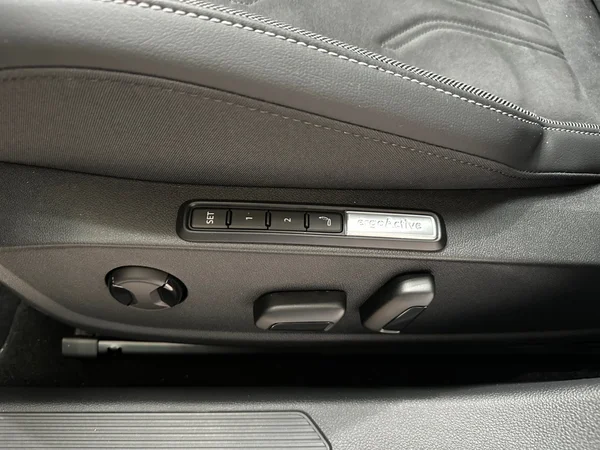 VOLKSWAGEN Golf VIII SW (2025) — foto 15 van 22