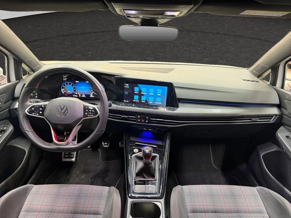 VOLKSWAGEN Golf VIII GTI (2023) — foto 14 van 16
