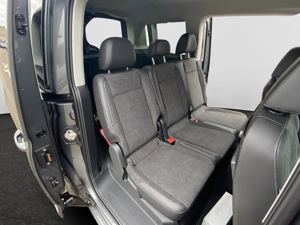 VOLKSWAGEN Caddy Maxi eHybrid (2025) — foto 5 van 24