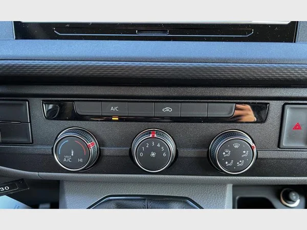 Volkswagen Transporter T6.1 1000 Fou Swb (2024) — foto 24 van 31