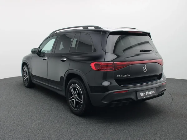 Mercedes-Benz EQB (2025) — foto 12 van 32