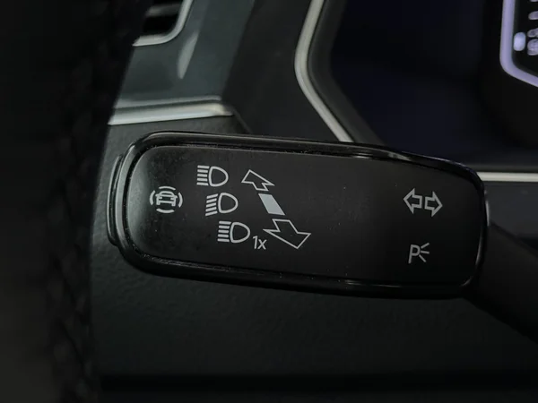 VOLKSWAGEN Tiguan (2023) — foto 16 van 33