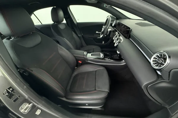 Mercedes-Benz A-Class Sedan (V177) (2025) — foto 11 van 33