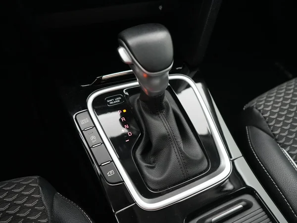 Kia cee'd (2024) — foto 2 van 22