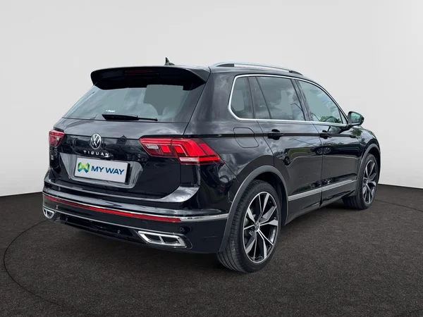 VOLKSWAGEN Tiguan (2021) — foto 12 van 24