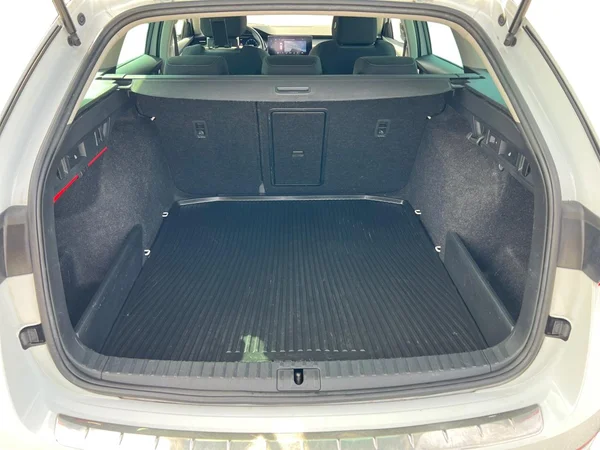 SKODA Octavia Combi Dsl (2023) — foto 6 van 18