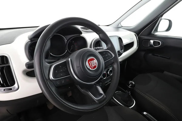Fiat 500L (2018) — foto 2 van 16