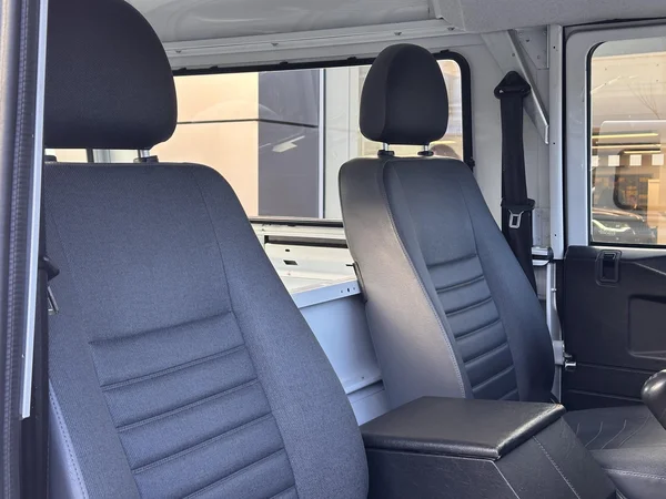 Land Rover Defender (2013) — foto 17 van 21