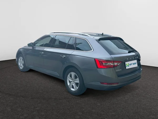 SKODA Superb Combi (2024) — foto 16 van 19