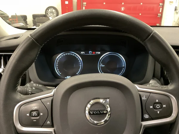 VOLVO XC60 (2019) — foto 14 van 24