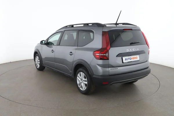 Dacia Jogger (2023) — foto 10 van 16