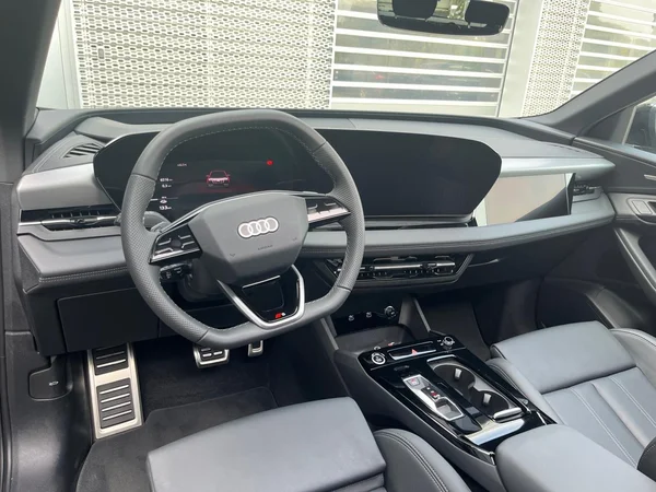 AUDI Q6 e-tron (2026) — foto 5 van 24