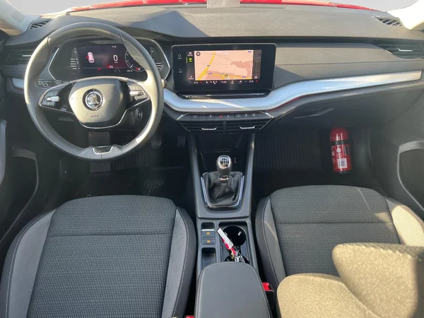 SKODA Octavia Combi (2024) — foto 14 van 17