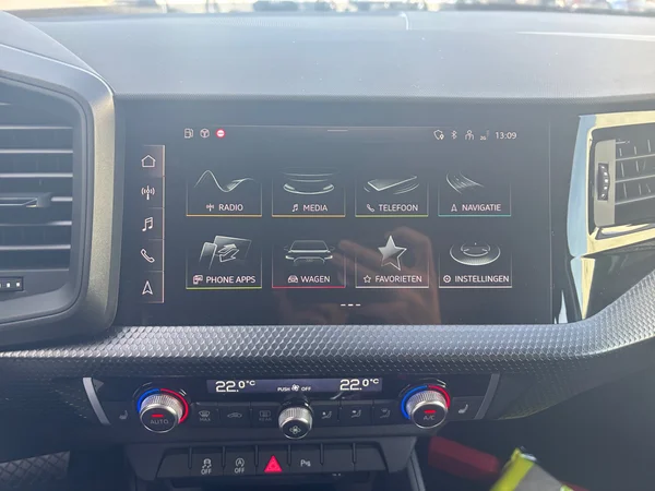 AUDI A1 Sportback (2024) — foto 3 van 16