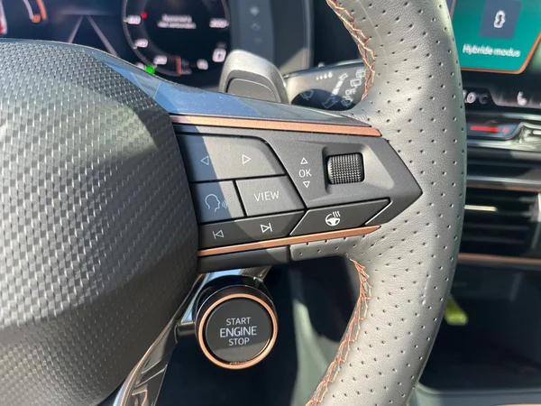 CUPRA Formentor e-Hybrid (PHEV) (2025) — foto 16 van 17