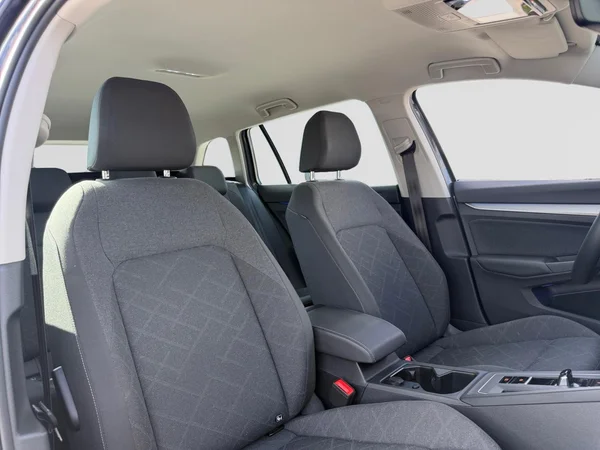 VOLKSWAGEN Golf VIII SW (2024) — foto 19 van 19