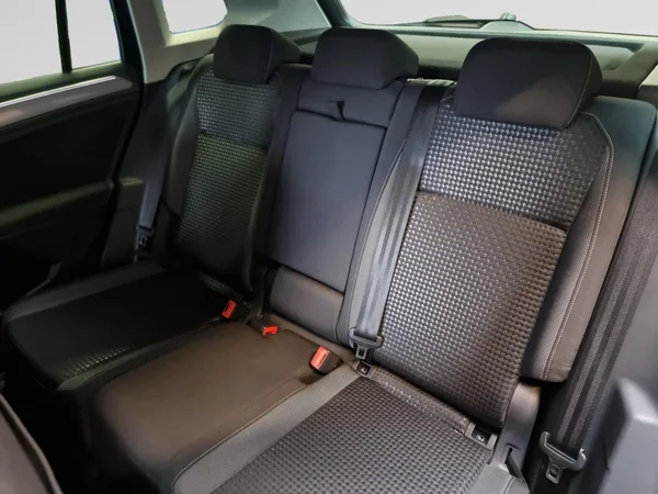 VOLKSWAGEN Tiguan (2021) — foto 10 van 23