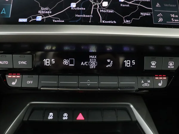 AUDI A3 Sportback (2024) — foto 9 van 17