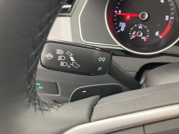 VOLKSWAGEN Passat Variant (2024) — foto 22 van 35