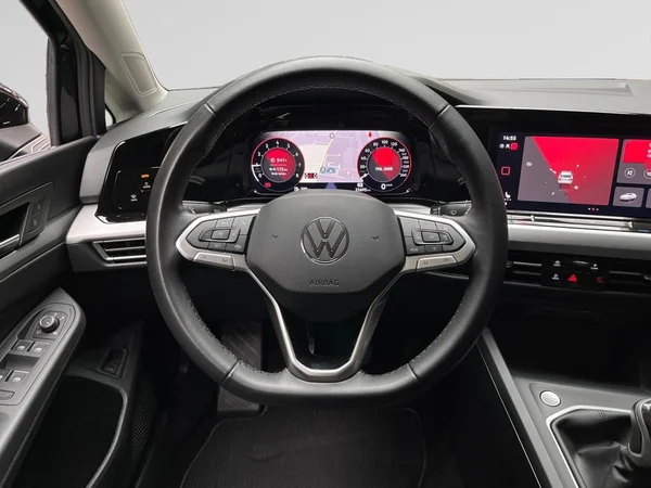VOLKSWAGEN Golf VIII SW (2024) — foto 2 van 22