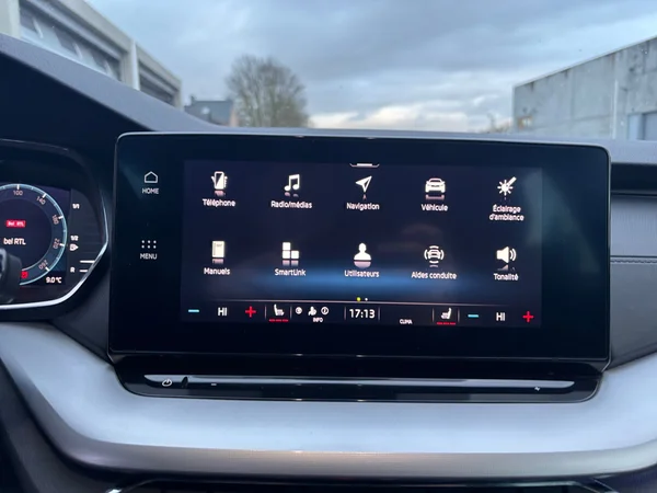 SKODA Octavia Combi (2021) — foto 8 van 23