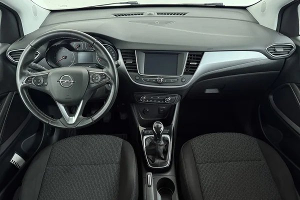 Opel Crossland (2022) — foto 2 van 26