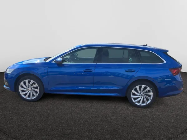 SKODA Octavia Combi PHEV (2020) — foto 15 van 26