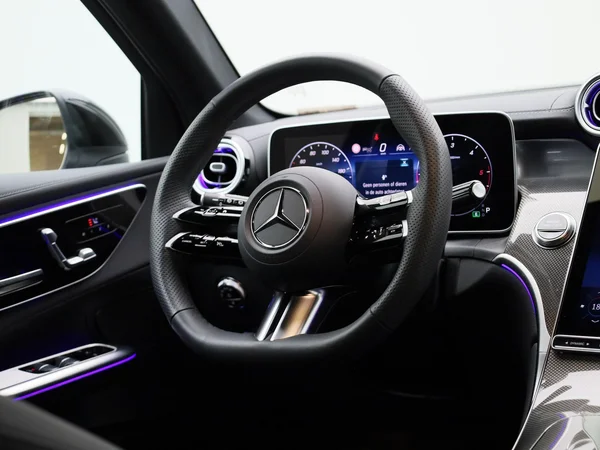 Mercedes-Benz GLC (2025) — foto 33 van 43