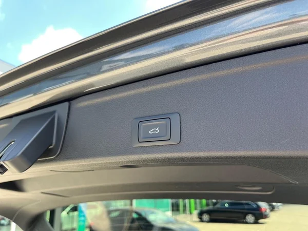 AUDI A4 Avant (2024) — foto 21 van 22