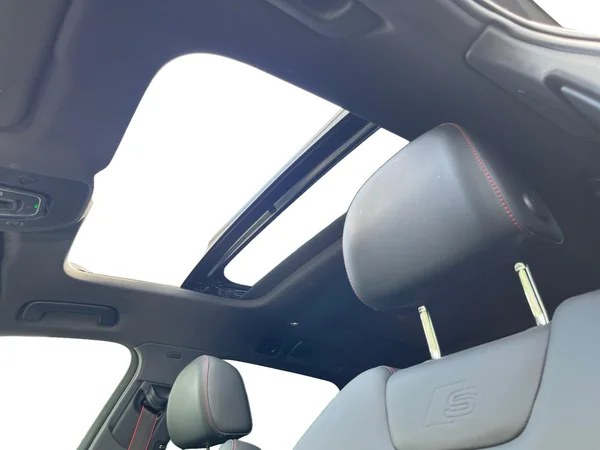 AUDI A6 Avant PHEV (2025) — foto 14 van 24