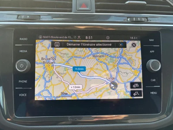 VOLKSWAGEN Tiguan (2022) — foto 17 van 31