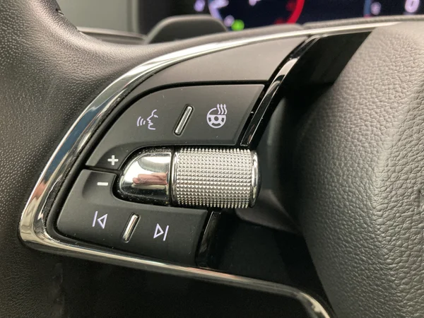 SKODA Karoq (2023) — foto 25 van 36