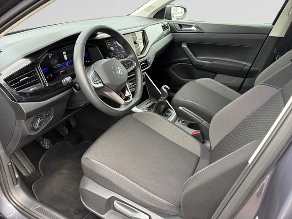 VOLKSWAGEN Polo (2023) — foto 8 van 11