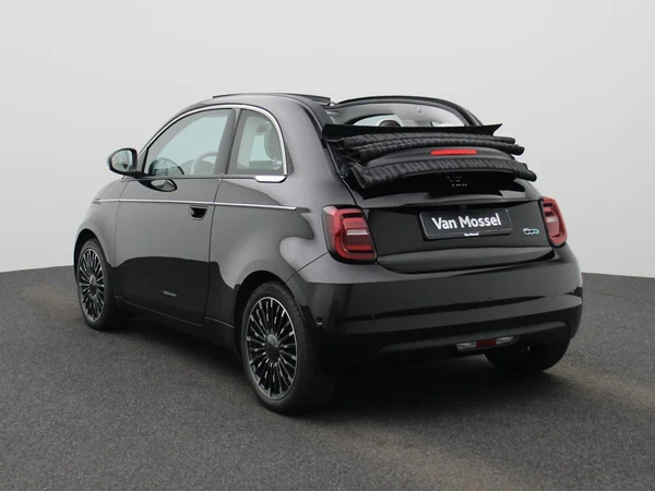 Fiat 500C (2023) — foto 12 van 40