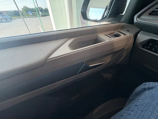 VOLKSWAGEN Multivan T7 Long (2025) — foto 18 van 23