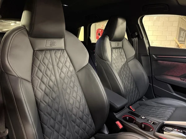 AUDI A3 Alltstreet (2024) — foto 8 van 32