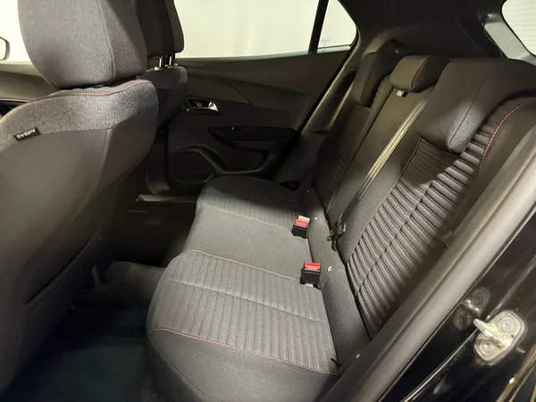 Peugeot 2008 (2023) — foto 19 van 29