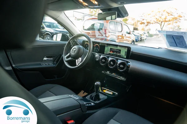 Mercedes-Benz A-160 (2022) — foto 13 van 39