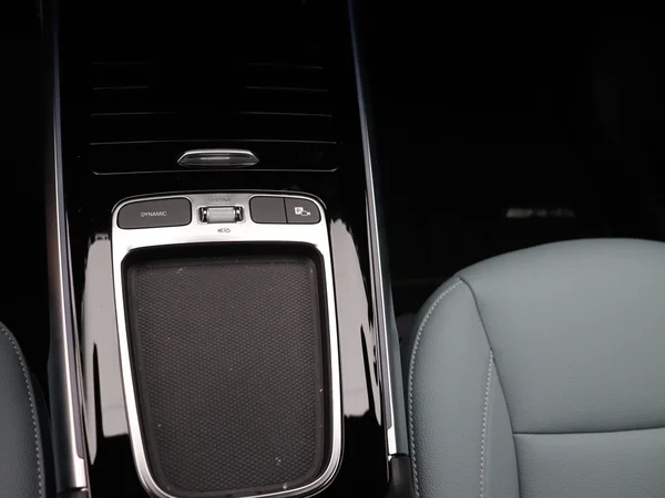 Mercedes-Benz EQB (2025) — foto 6 van 24