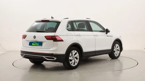 Volkswagen Tiguan (2022) — foto 16 van 20