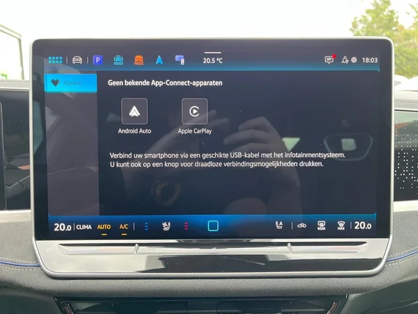 VOLKSWAGEN Passat SW (2025) — foto 7 van 22