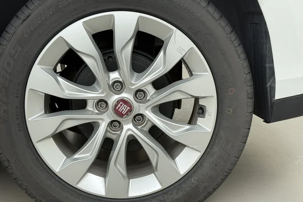 Fiat Tipo Hatchback (2019) — foto 9 van 23