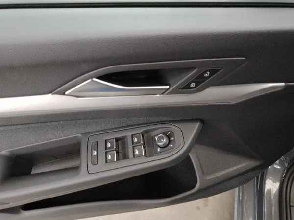 VOLKSWAGEN Golf VIII SW (2024) — foto 5 van 15
