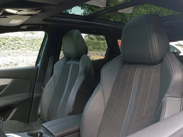 Peugeot 3008 (2021) — foto 17 van 18