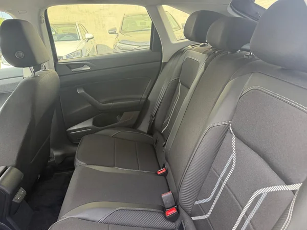 VOLKSWAGEN Taigo (2024) — foto 2 van 21